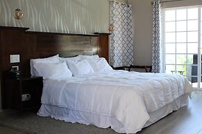 Barefoot Caye Caulker Hotel