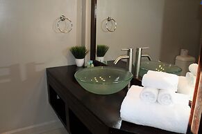 Barefoot Caye Caulker Hotel