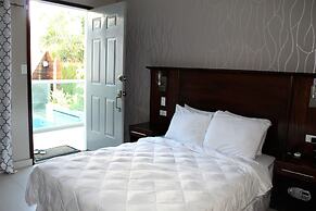 Barefoot Caye Caulker Hotel