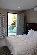 Barefoot Caye Caulker Hotel