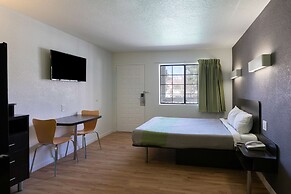 Studio 6 Barstow, CA