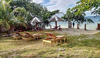 D's Ocean View Beach Resort