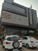 Hotel Dhanraj Palace