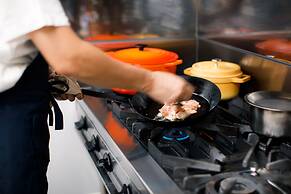 Kanazawa Station Hotel