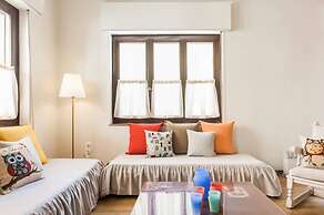 Nephiria's Art House, Under the Acropolis