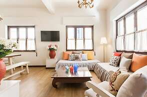 Nephiria's Art House, Under the Acropolis