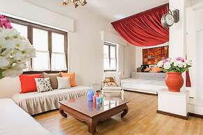 Nephiria's Art House, Under the Acropolis