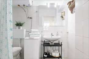 Nephiria, Back to Tradition, In the heart of Plaka