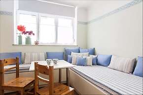 Nephiria, Back to Tradition, In the heart of Plaka