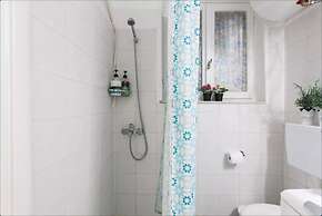 Nephiria, Back to Tradition, In the heart of Plaka