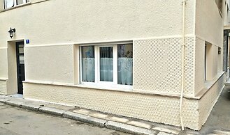 Nephiria, Under the Acropolis, In the heart of Plaka