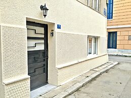 Nephiria, Under the Acropolis, In the heart of Plaka