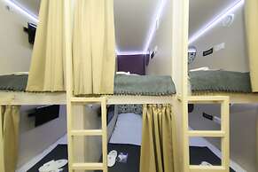 Kupe Capsule Hotel & Hostel