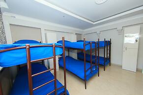Kupe Capsule Hotel & Hostel