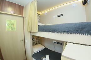 Kupe Capsule Hotel & Hostel