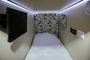 Kupe Capsule Hotel & Hostel