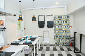 Kupe Capsule Hotel & Hostel