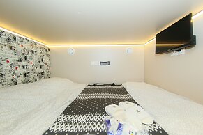 Kupe Capsule Hotel & Hostel