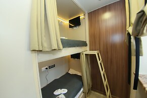 Kupe Capsule Hotel & Hostel