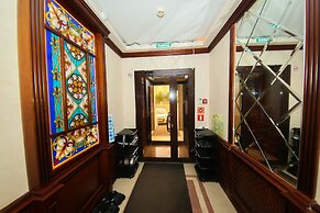 Kupe Capsule Hotel & Hostel