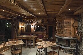 Les Trompeurs Chez Odette