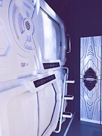 Met A Space Pod @ Arab Street
