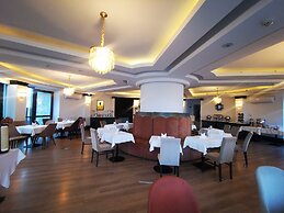 Green Queen Hotel