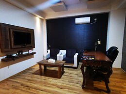 Green Queen Hotel