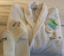 Green Queen Hotel