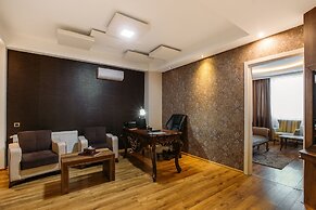 Green Queen Hotel