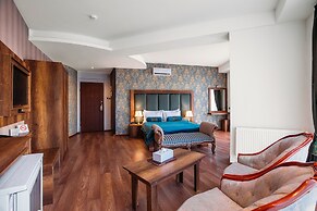 Green Queen Hotel