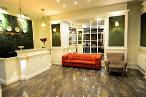 Green Queen Hotel