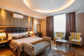 Green Queen Hotel