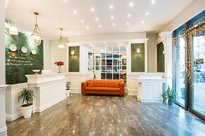 Green Queen Hotel