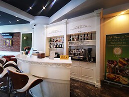 Green Queen Hotel