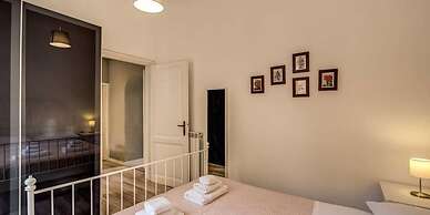 Colosseo 2 Bedroom Walking Distance