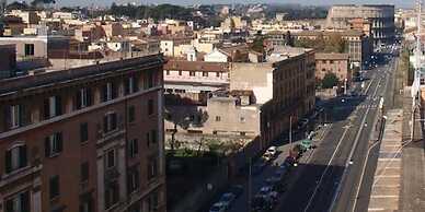 Colosseo 2 Bedroom Walking Distance