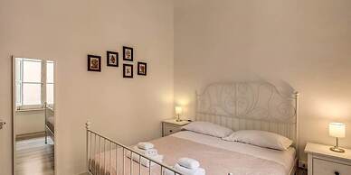Colosseo 2 Bedroom Walking Distance