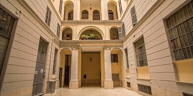 Colosseo 2 Bedroom Walking Distance