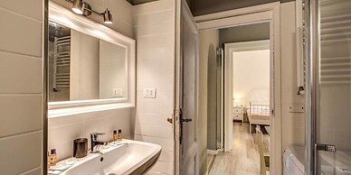 Colosseo 2 Bedroom Walking Distance