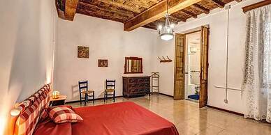 Campo de Fiori 3 bedroom apartment