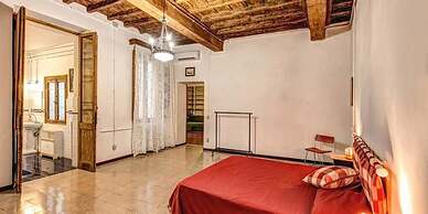 Campo de Fiori 3 bedroom apartment