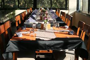 Rhino Land Jungle Lodge