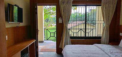 Rhino Land Jungle Lodge