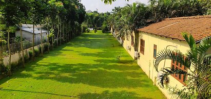 Rhino Land Jungle Lodge