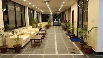 Rhino Land Jungle Lodge