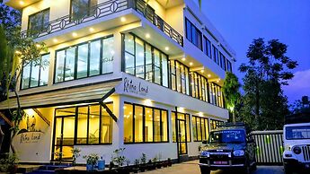 Rhino Land Jungle Lodge