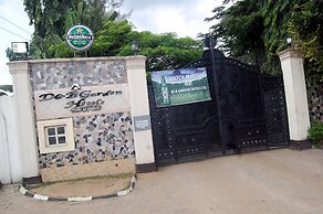 De-b Garden Hotel