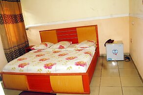 De-b Garden Hotel