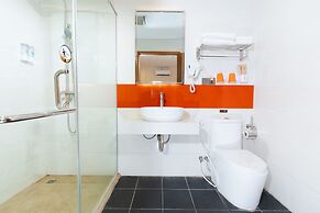 7 Days Premium Hotel